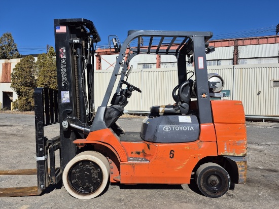 Toyota 7FGCU35 7,500lb Forklift
