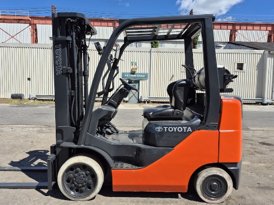Toyota 8FGCU25 5,000lb Forklift