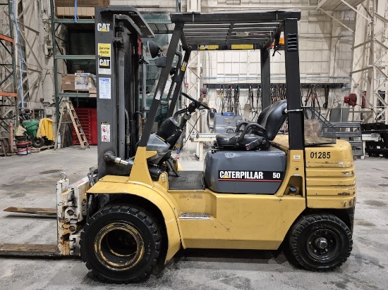 Caterpillar GP25 5,000lb Forklift