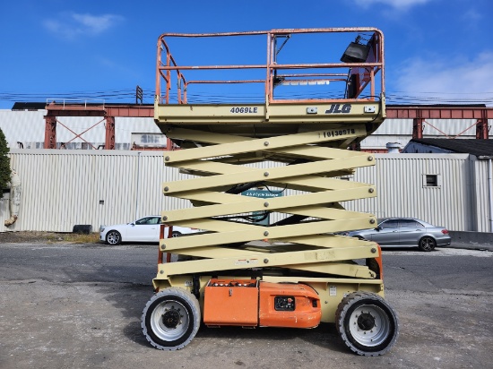 2013 JLG 4069E 40ft Scissor Lift