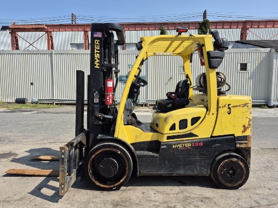 2015 Hyster S135FT 13,500lb Forklift