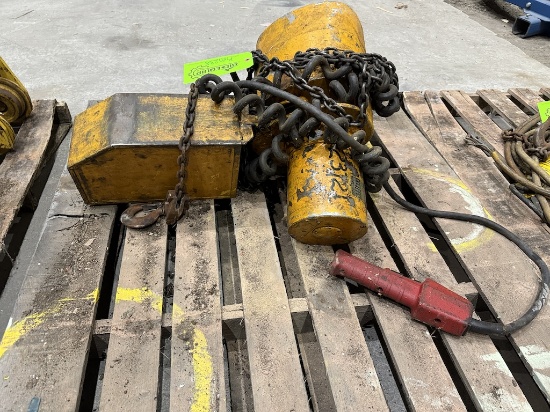 1/8 Ton Budgit Hoist (ken231)