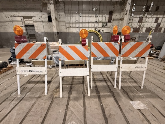 Lot of 4 Plastic Panel Barricades (TNT30)