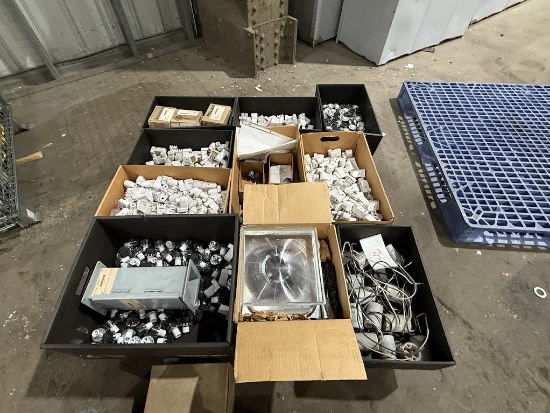 Lot Of Light Bulb Fitting Supplies (-42)