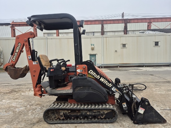 2010 DITCH WITCH XT855 LOADER