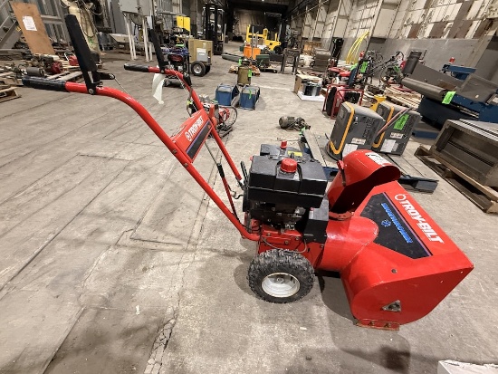 TROY-BILT SNOW BLOWER (TNT64E)