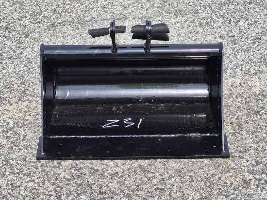 BRAND NEW MINI EXCAVATOR BUCKET (Z31)