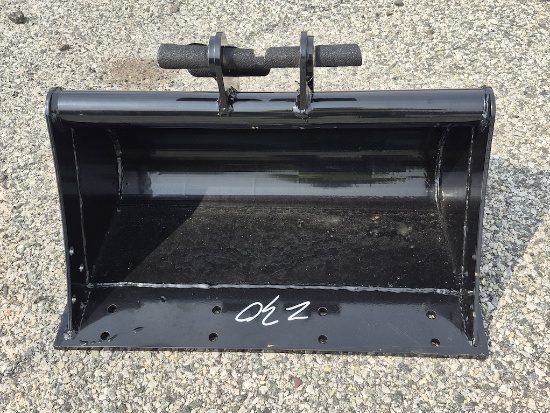 BRAND NEW MINI EXCAVATOR BUCKET (Z30)