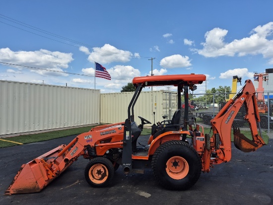 2010 Kubota B26 Loader Backhoe