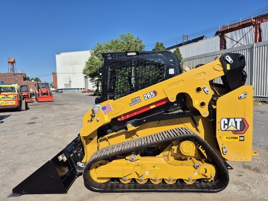 Brand New Unused 2025 Caterpillar 265 Skid Steer