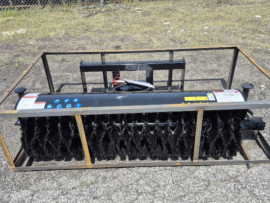 BRAND NEW 2026 MOWER KING SSAB72 SKID STEER ANGEL BROOM ATTACHMENT (AG716)