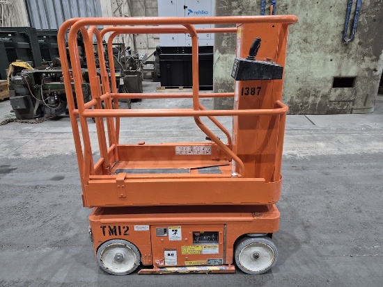 2017 SNORKEL TM12R 12FT SCISSOR LIFT