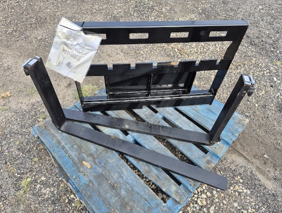 BRAND NEW VORX SKID STEER FORK ATTACHMENT (SN26)
