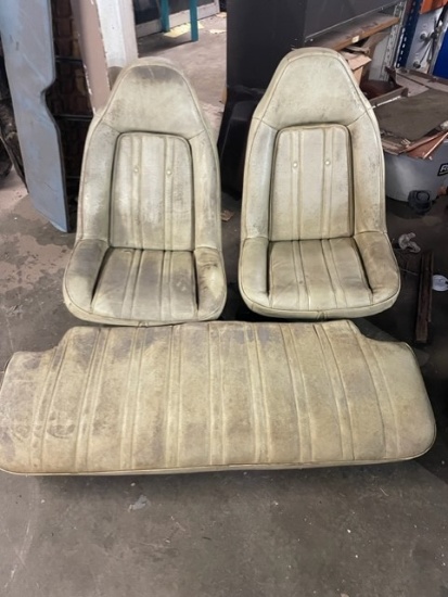 73' Monte Carlo Swivel Seats