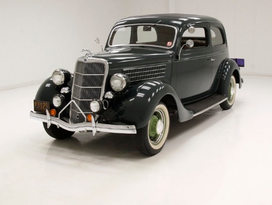 1935 Ford Model 48 Tudor Deluxe