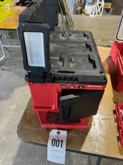 Milwaukee M18 Packout Light Charger Combo