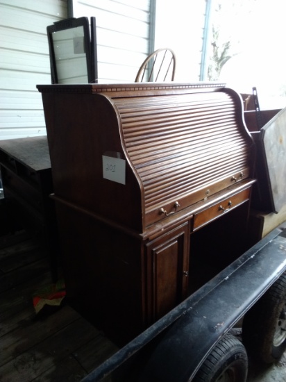 Roll top desk