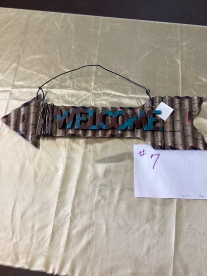 Metal Welcome Arrow