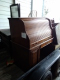 Roll top desk