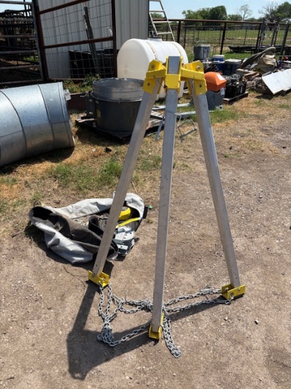 Hoist W/ Stand on Pallet