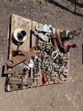 Shackles on pallet