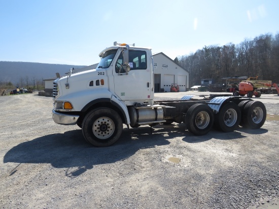 2001 Sterling Tri-axle, double frame, new 11R