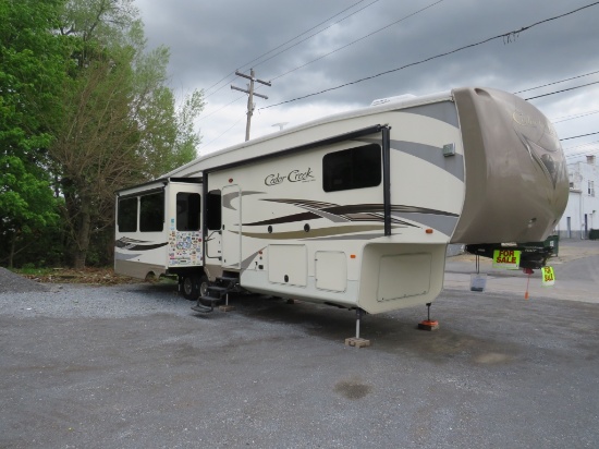 2016 Cedar creek Hathaway 36CKTS 5th wheel