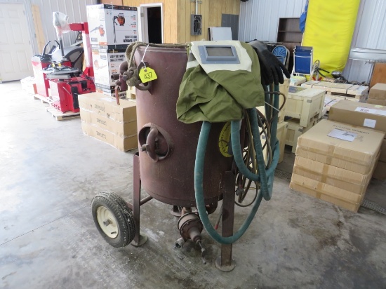 Titan sand blaster Model U700RFS, works good