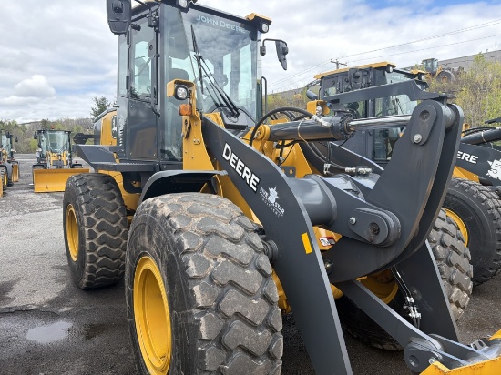 2025 544G, 225 hrs, Cab w/ac, 23.5R25 tires,