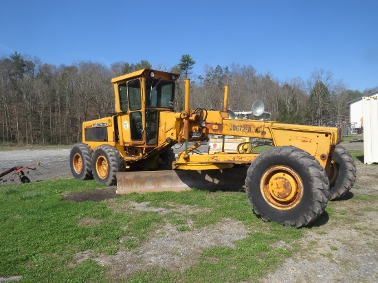 1985 John Deere 672-A, All wheel drive, motor