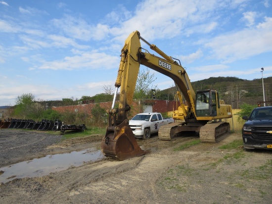 John Deere 330 CLC, 32" tracs, 10,663 hours,