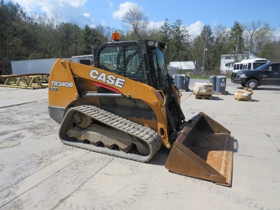 Case TR340B skid steer, pilot controls, aux