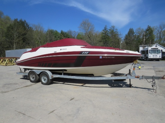 2008 Yamaha 232 Jet boat, Dual MR1 4 stroke 20
