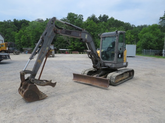 Volvo mini excavator, Model ECR48C, w/thumb,