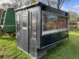 8' auction truck topper with stools