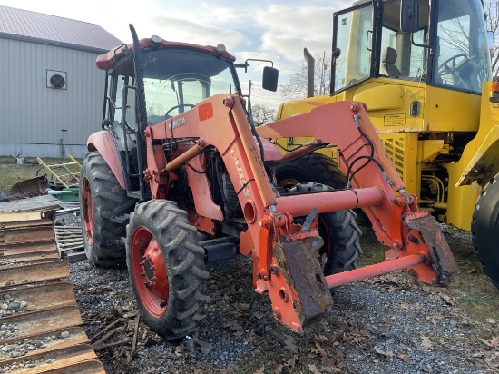 Kubota M7040 Tractor