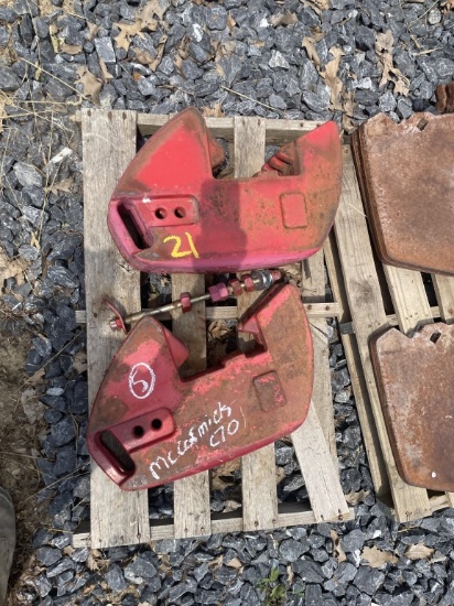 (5) McCormick Suitcase Weight off C70