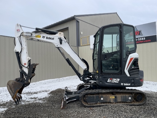Bobcat E32 Excavator
