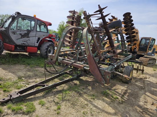 John Deere 235 20' folding disk
