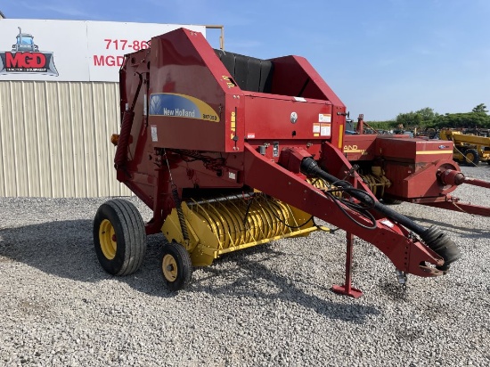 New Holland BR7050 Round Baler