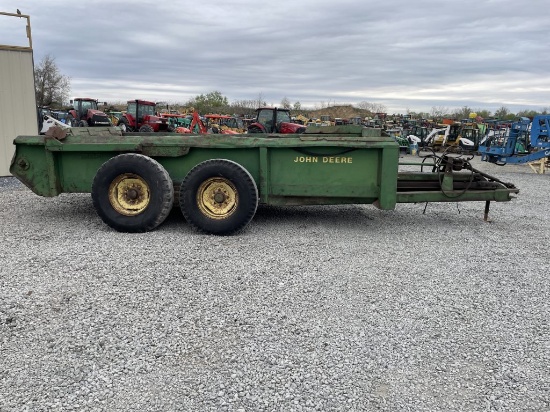John Deere 780 Hydra Push Manure Spreader