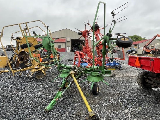 John Deere 756 Tedder