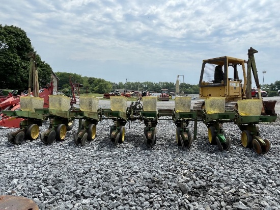 John Deere 7100 8 Row Planter