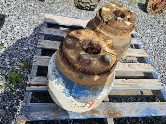 (2) Wheel Hubs off FORD TW30