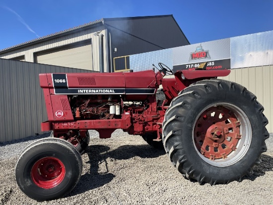 International 1066 Tractor