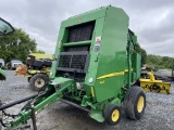 John Deere 469 Round Baler
