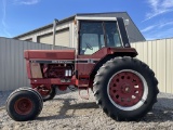 International 986 Tractor