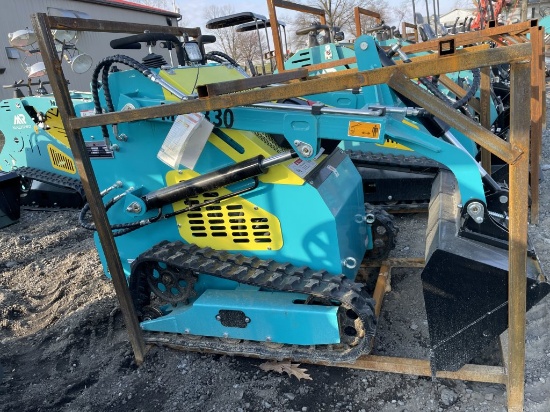 MachPro MPS330 Mini Skid Loader