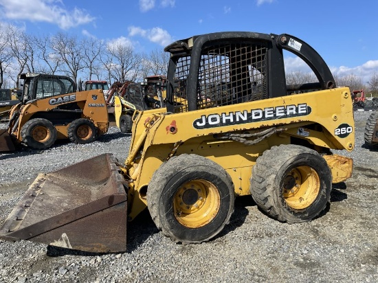 Deere 250 Wheel Skid Loader
