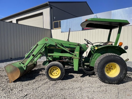 John Deere 850 Tractor